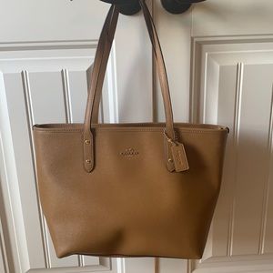 Coach Central Tote with Zip